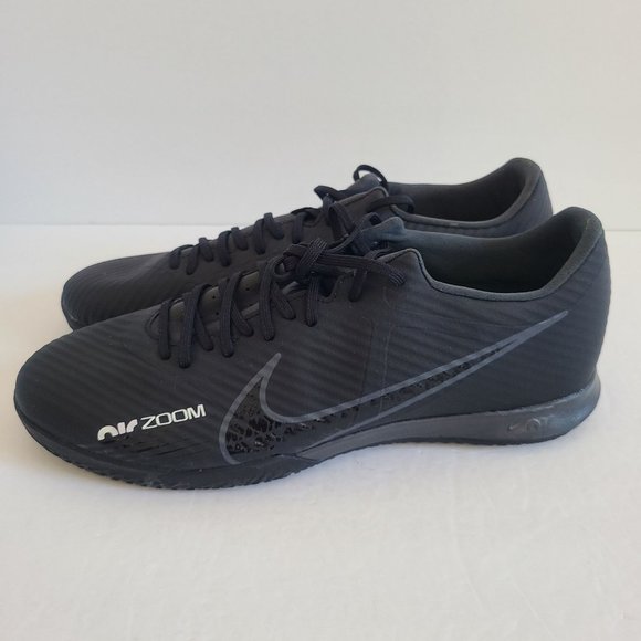 NEW Nike Zoom Vapor 15 Academy IC Soccer Shoes DJ5633-001 Size 10 Black